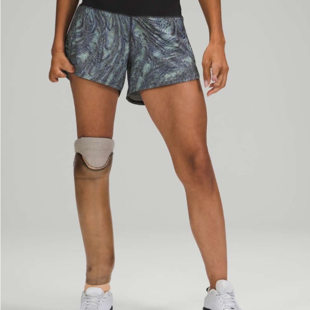 Lululemon Speed Up Mid-Rise Short 4” in Dimensional Icing Blue Multi/Black